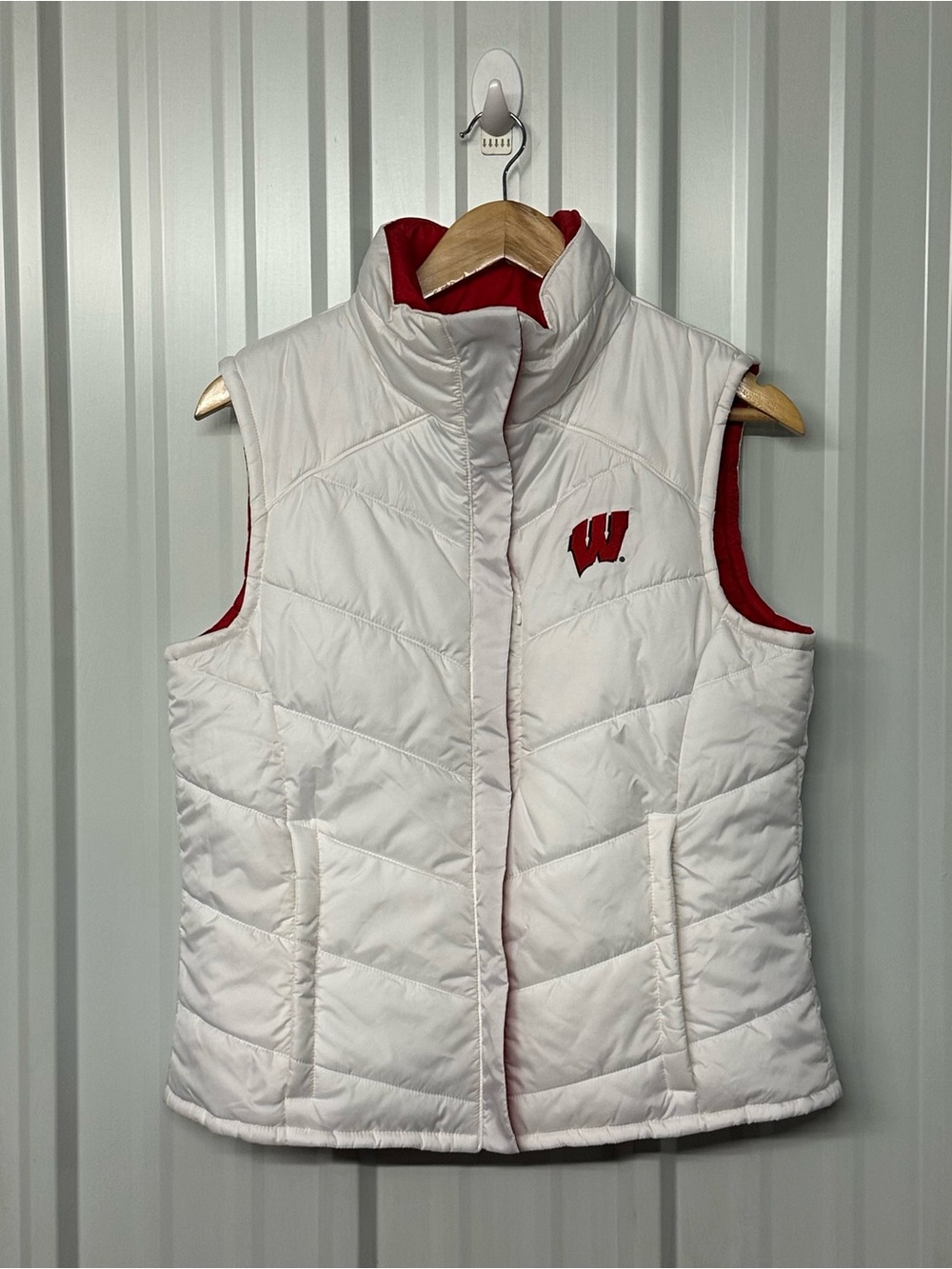 Columbia Wisconsin Badgers Reversible Puffer Vest Women’s College Gameday Cozy
